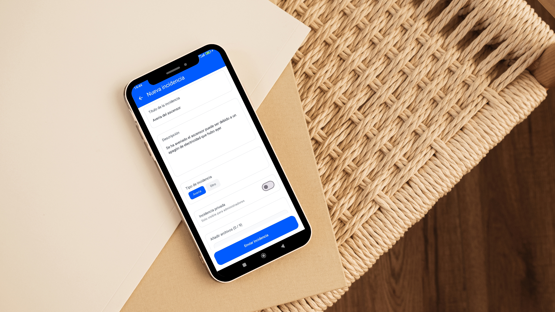 Chatbot con IA entrenado con datos reales para empresas